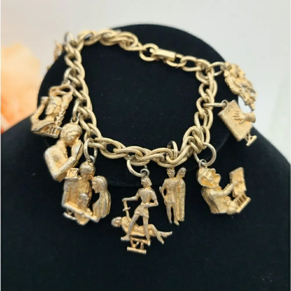 Vintage Coro Gold ten commandments charm bracelet